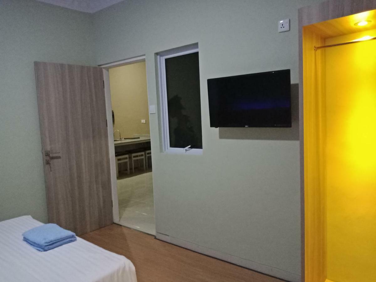 SleepRest @ Golden Prima Hotel Batam Exterior foto