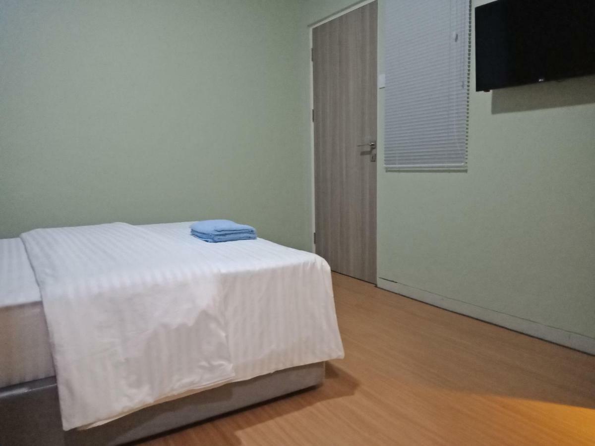 SleepRest @ Golden Prima Hotel Batam Exterior foto
