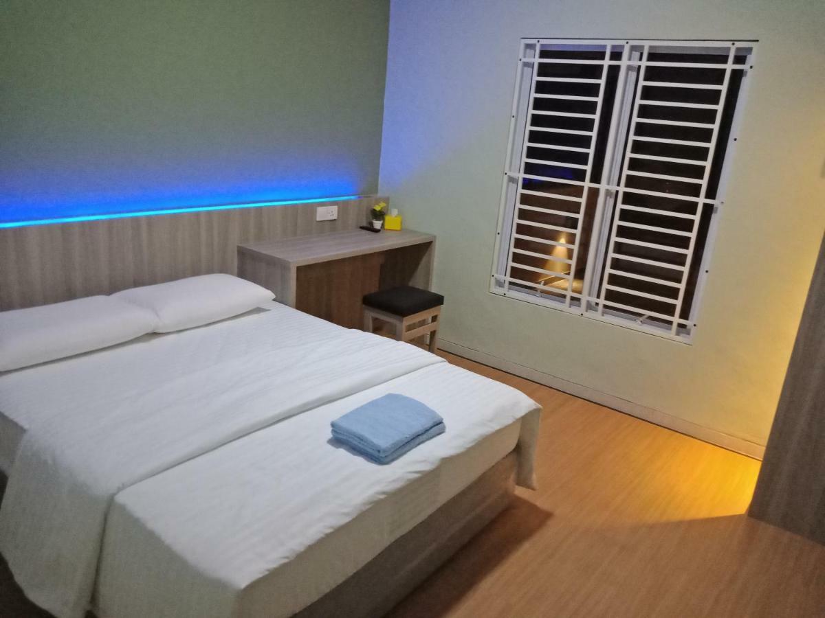 SleepRest @ Golden Prima Hotel Batam Exterior foto
