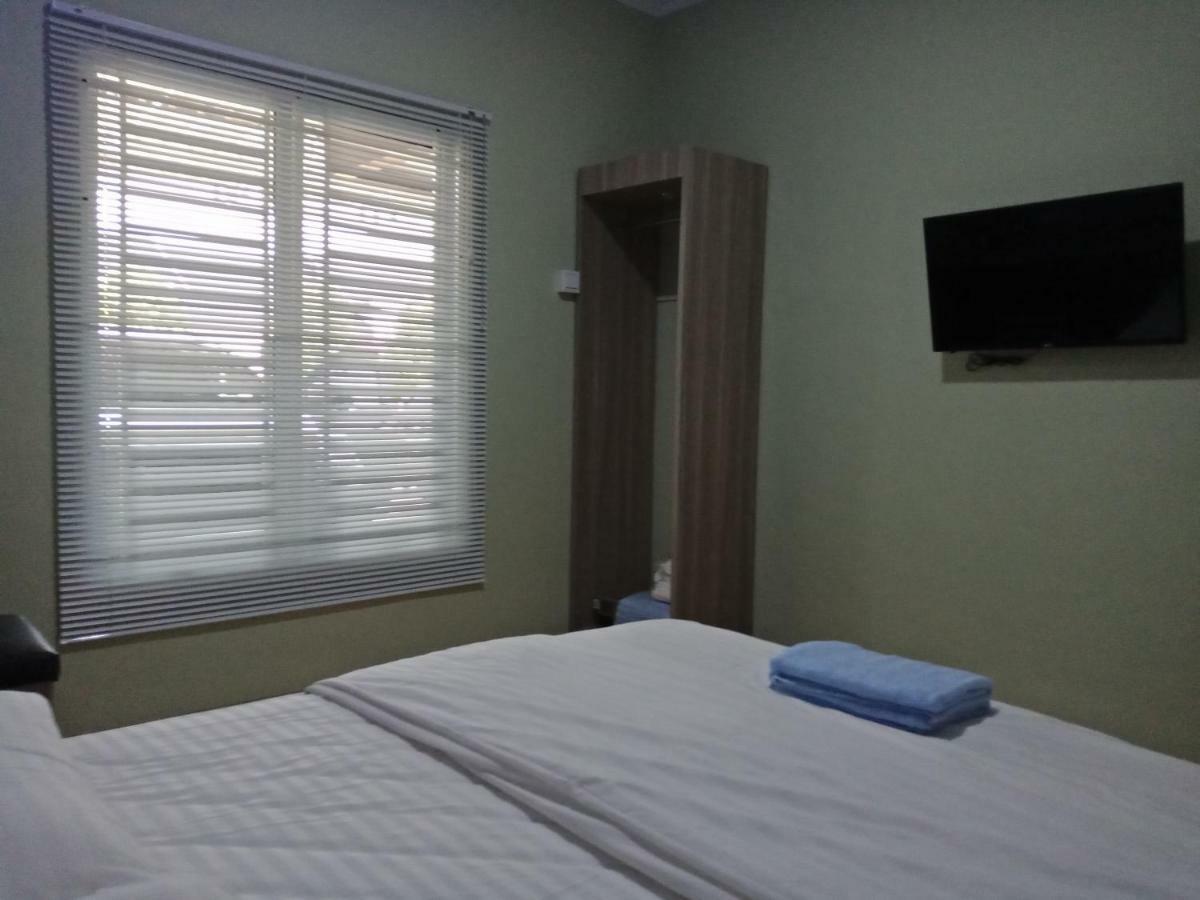 SleepRest @ Golden Prima Hotel Batam Exterior foto